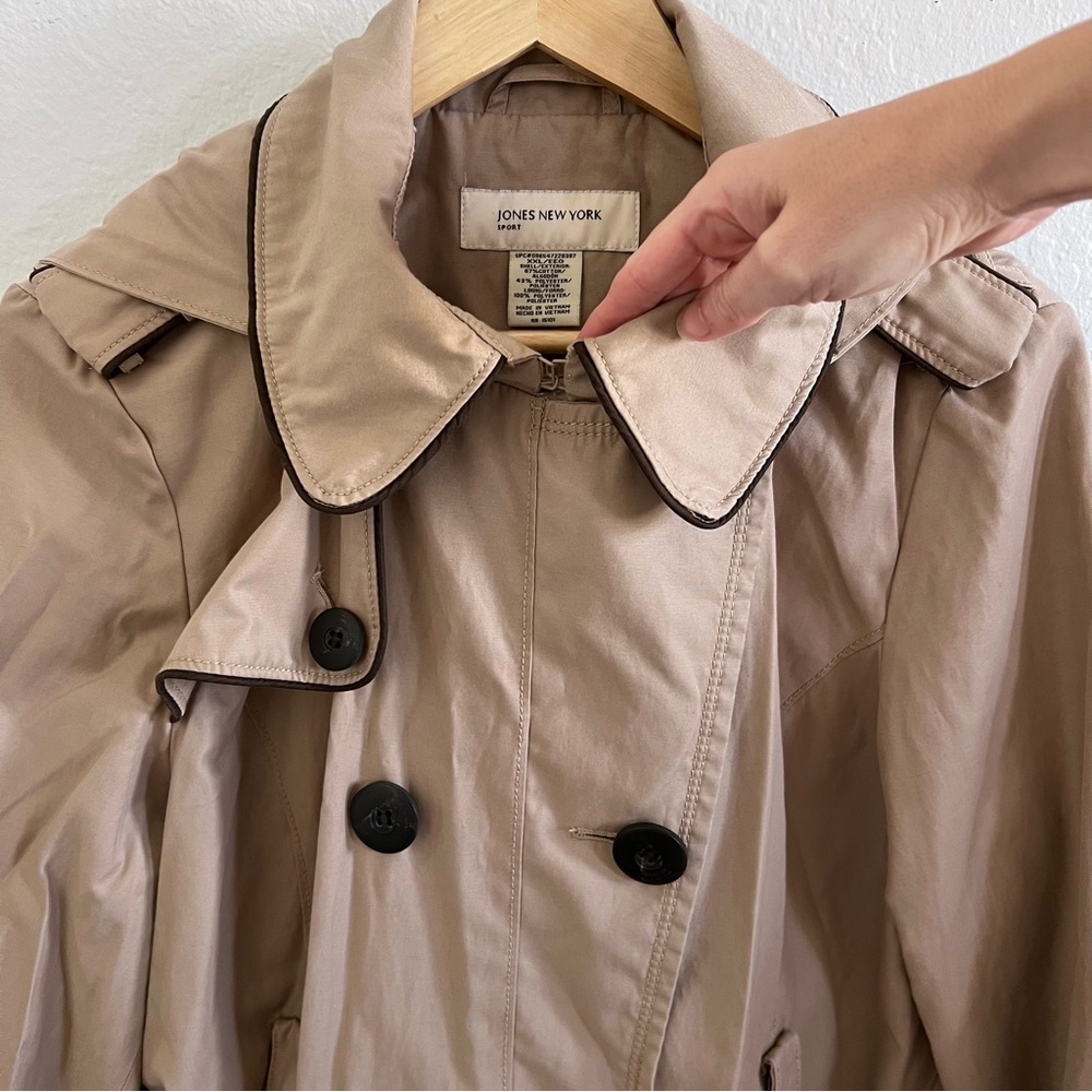 Jones New York Trenchcoat - Picture 4 of 6